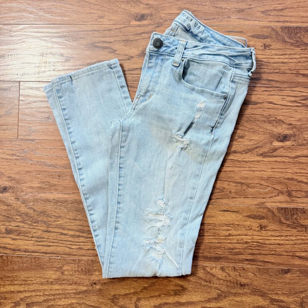 American Eagle Outfitters Distressed Light Wash Stretch Skinny Jeans Size 6